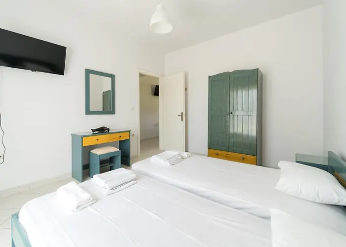 Spiros Case de vacanță